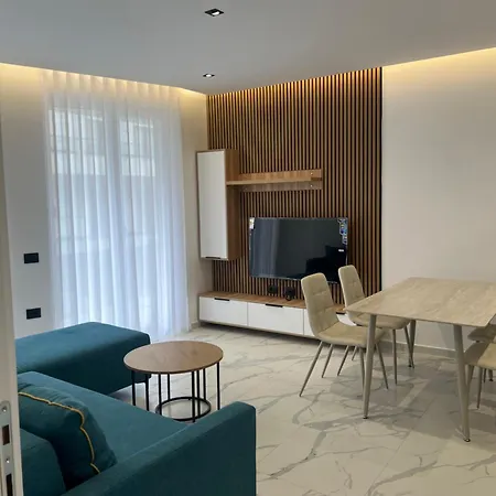 Royalbay Lux *