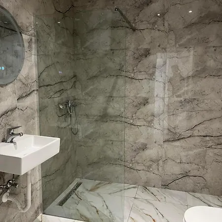 Royalbay Lux Shëngjin